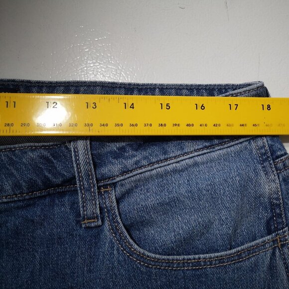 NWT Hollister Ladies Size 16L/33L Ultra High Rise Medium Wash Mom Jeans - Picture 14 of 16